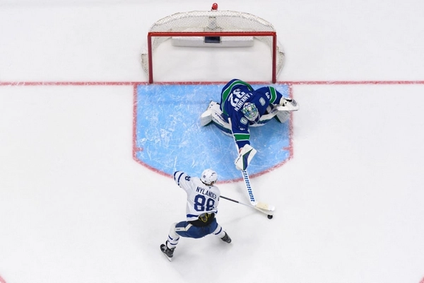 When Should You Use Ice Hockey Puck Line?