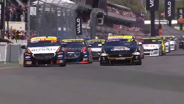 Who benefits most from backing the First Lap Leader?
