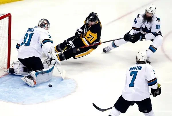 What should bettors focus on in the First Period Shots market?