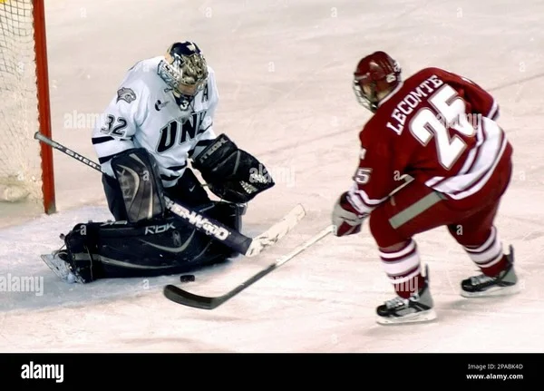 Why is a breakaway chance key for live hockey bets?