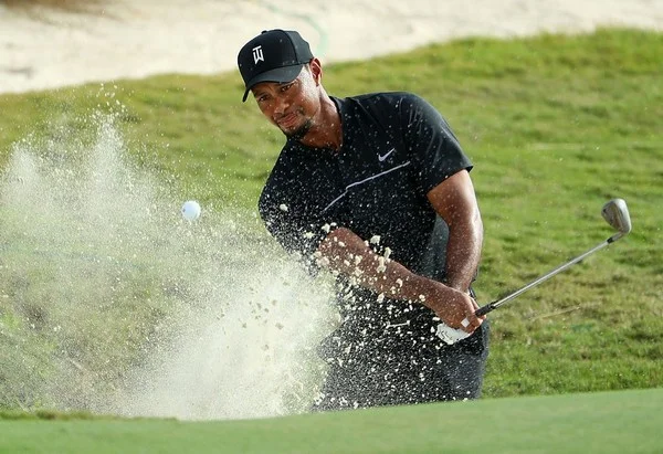 Does a sand save swing live betting momentum?
