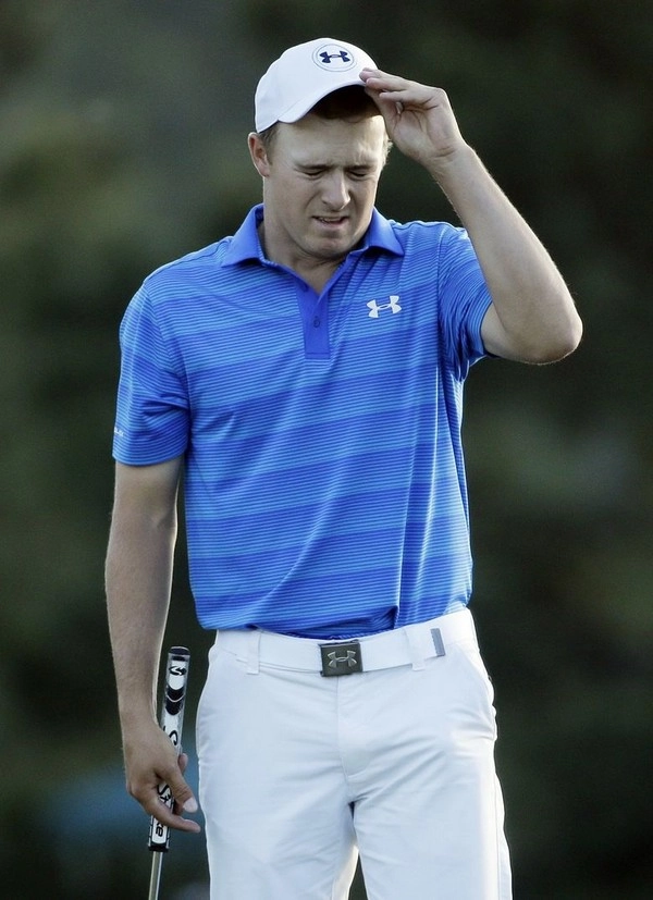 Can golf Sunday collapse be predicted early?