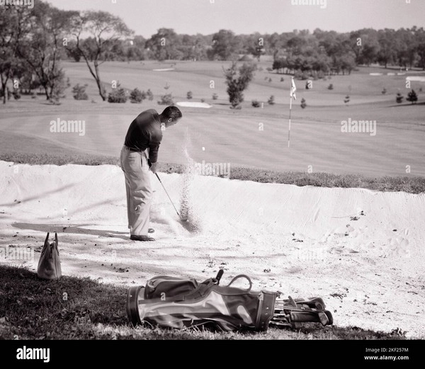 How should bettors evaluate golf hazard strategy?