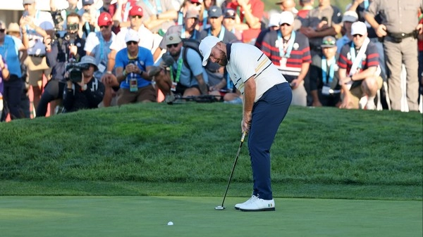 When do golf pressure holes shift the momentum?
