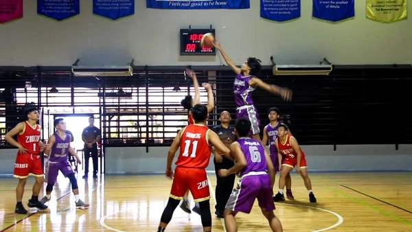 How does the closing line effect determine the outcome of a baseball game?